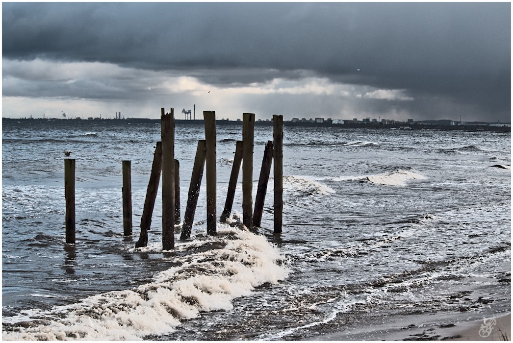The following rainy day_HDR