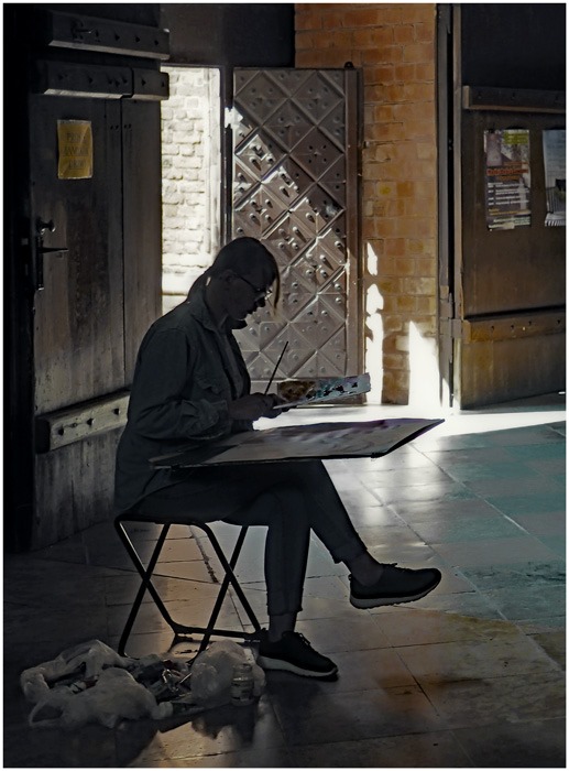 OLYMPUS DIGITAL CAMERA         